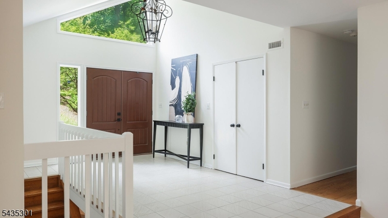 2 Springdale Lane Warren, NJ 07059 - Photo 3 of 31