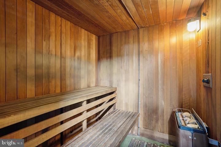 1515 South Arlington Ridge Road, Unit 603 Arlington, VA 22202 - Photo 37 of 39 a view of a balcony with hardwood