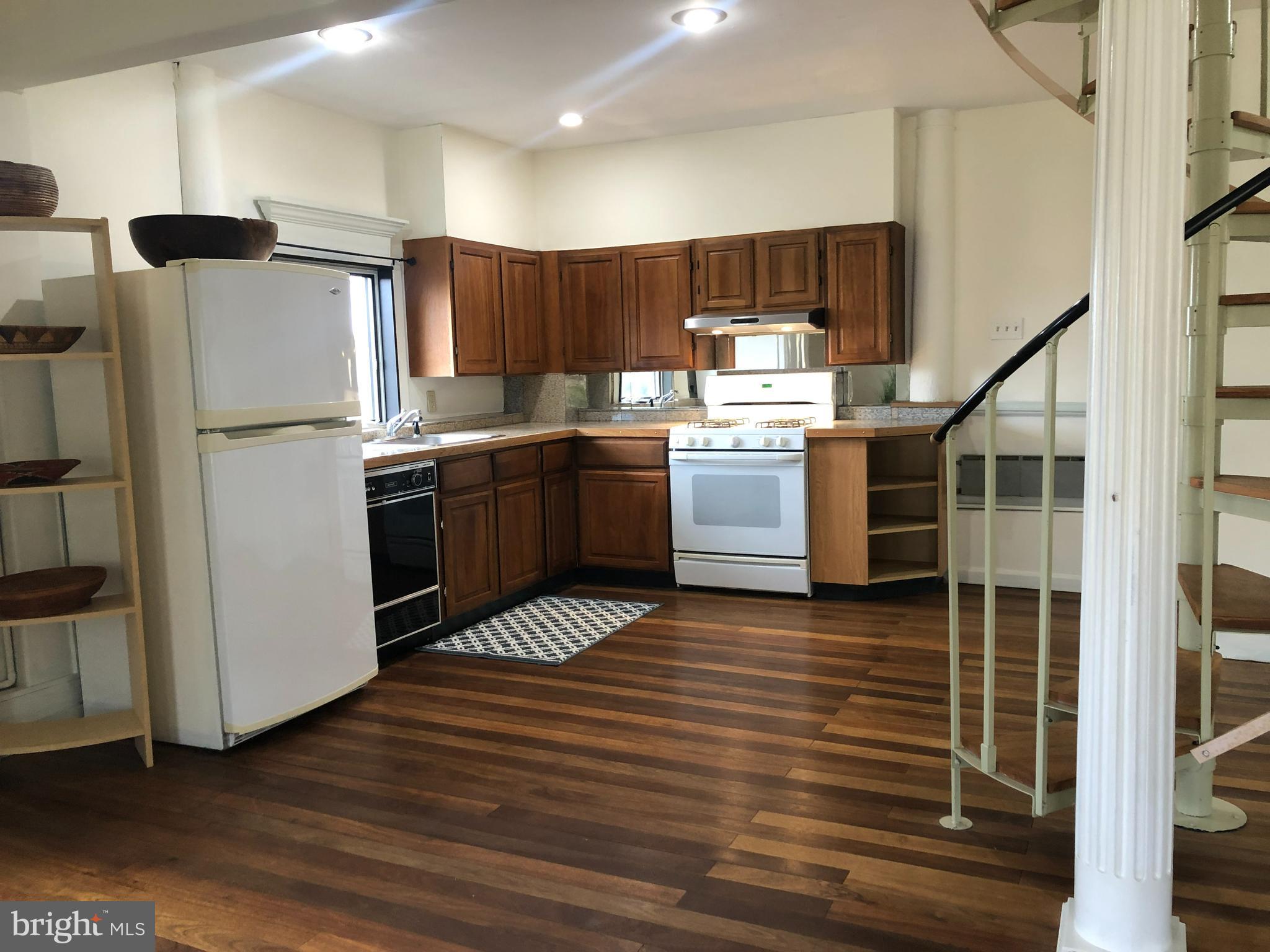 8376 Meadows Road, Unit COTTAGE Warrenton, VA 20186 - Photo 8 of 14 KITCHENETTE