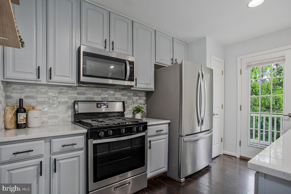 2529 Briar Ridge Lane, Unit 2529 Odenton, MD 21113 - Photo 7 of 40 Stainless Steel Appliances