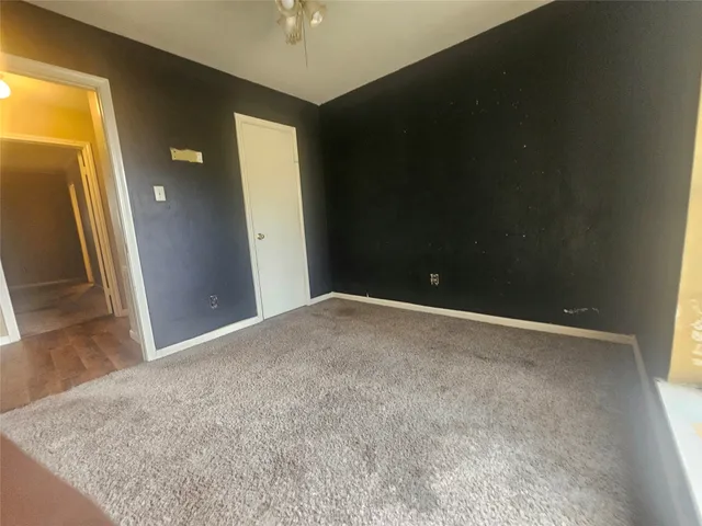 a view of empty room with window