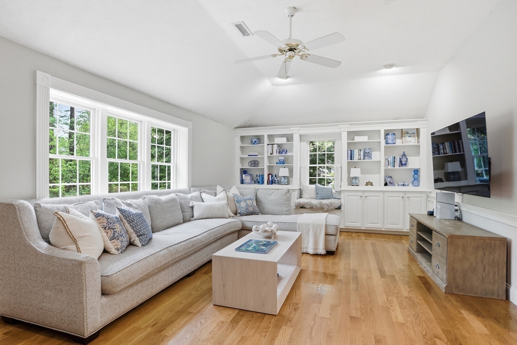 94 College Road Concord, MA 01742 - Photo 7 of 41
