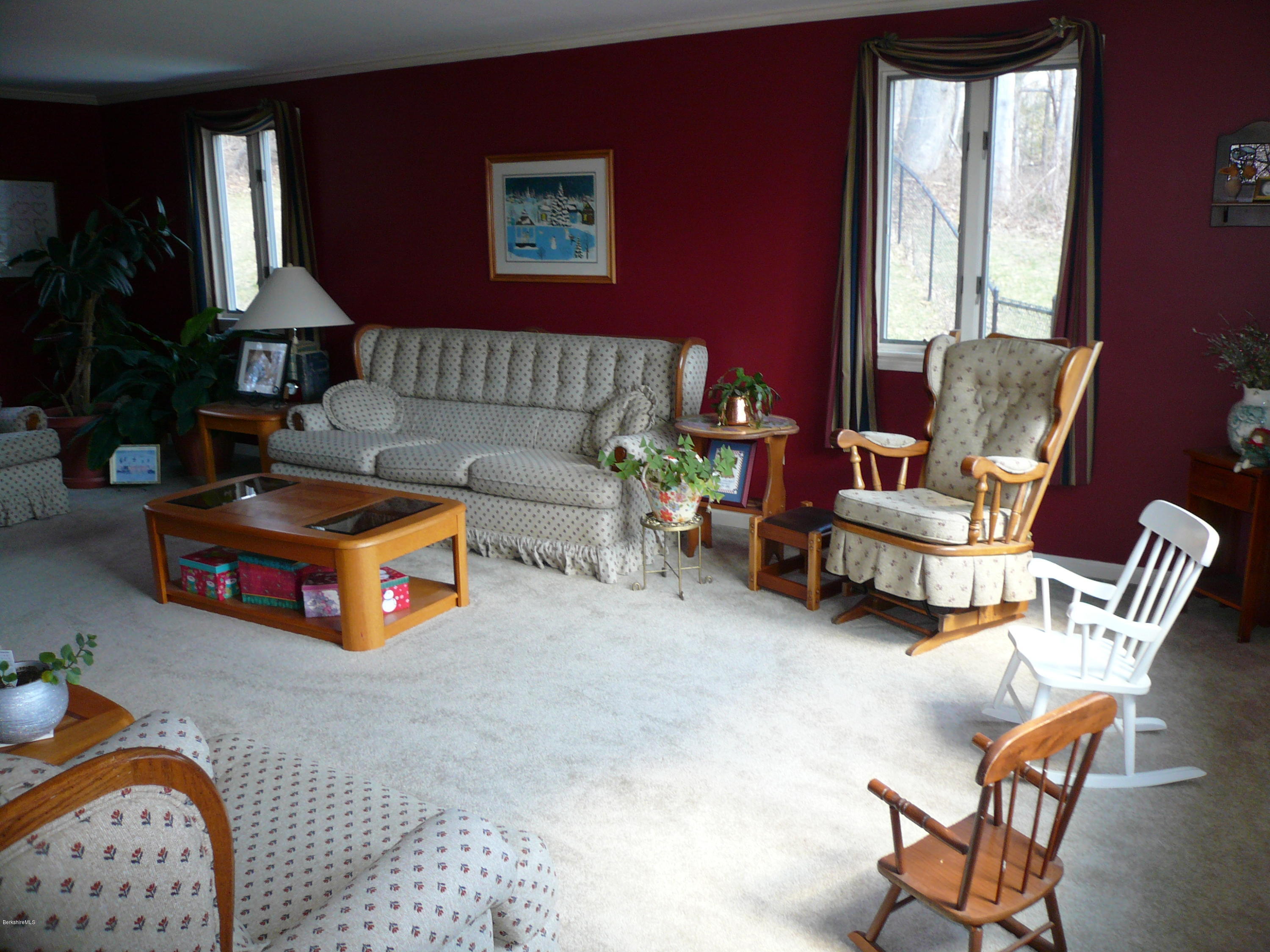 155 Valentine Road Pittsfield, MA 01201 - Photo 18 of 50 livingroom