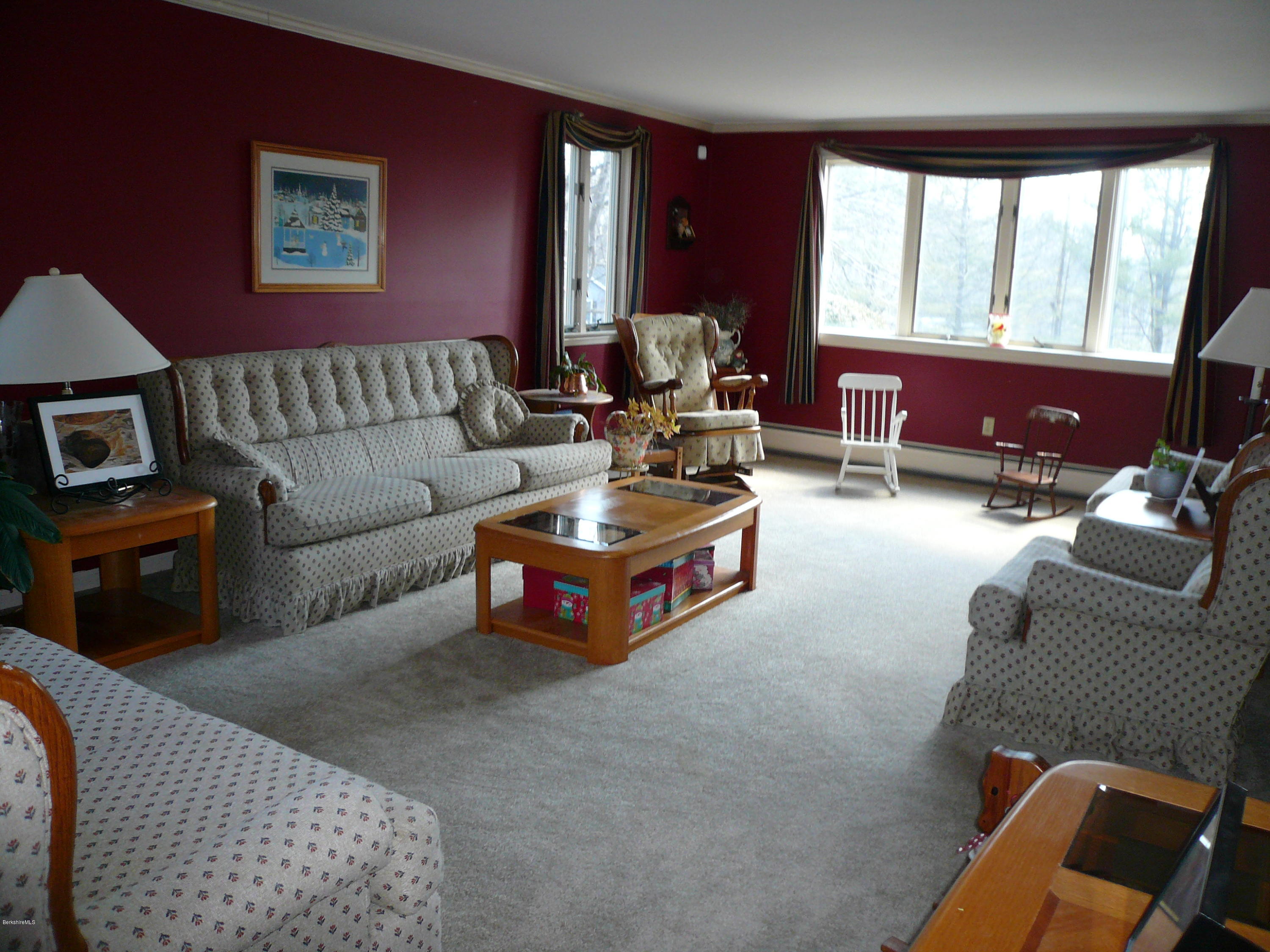 155 Valentine Road Pittsfield, MA 01201 - Photo 19 of 50 livingroom