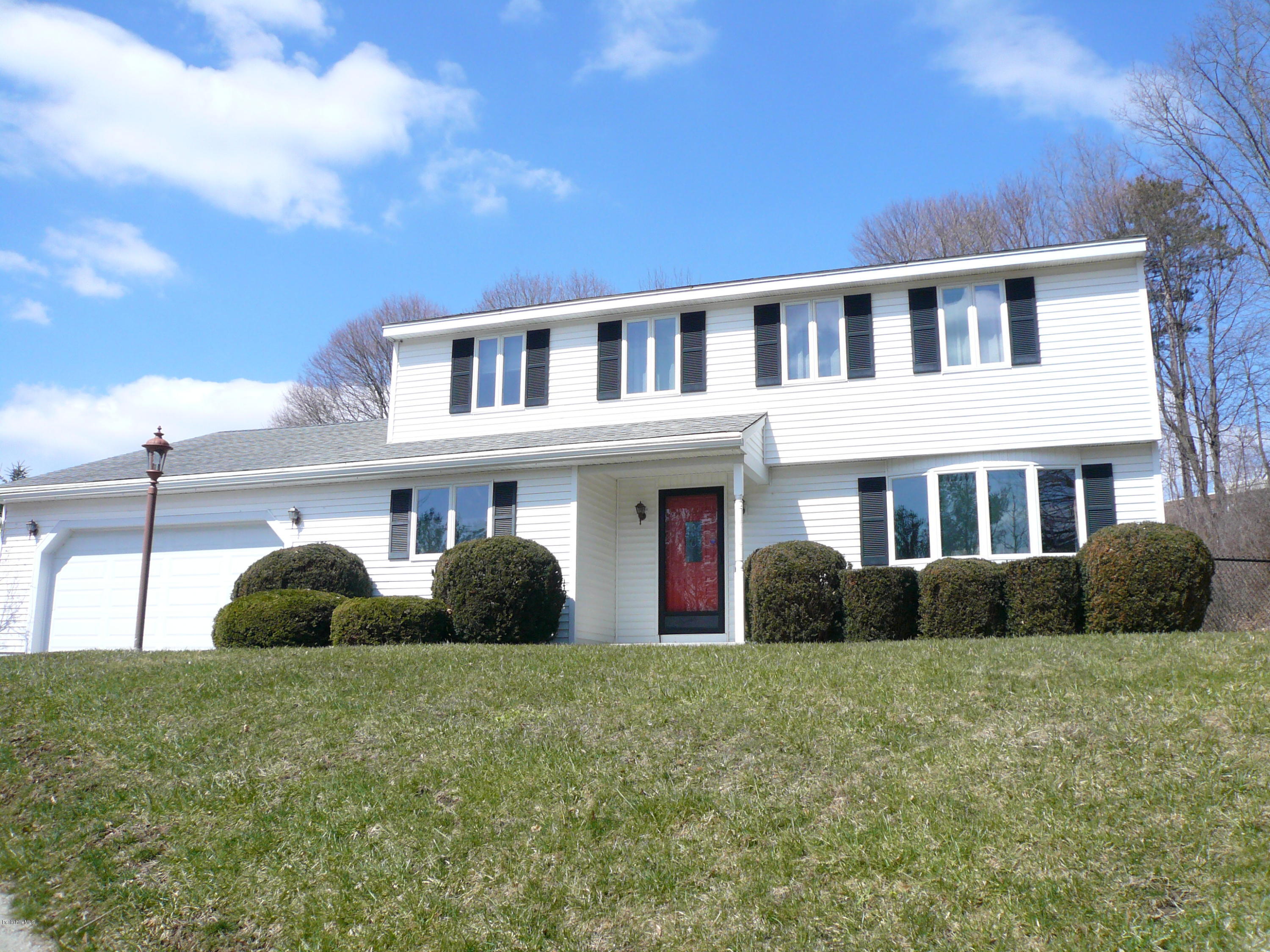155 Valentine Road Pittsfield, MA 01201 - Photo 3 of 50 P1030602