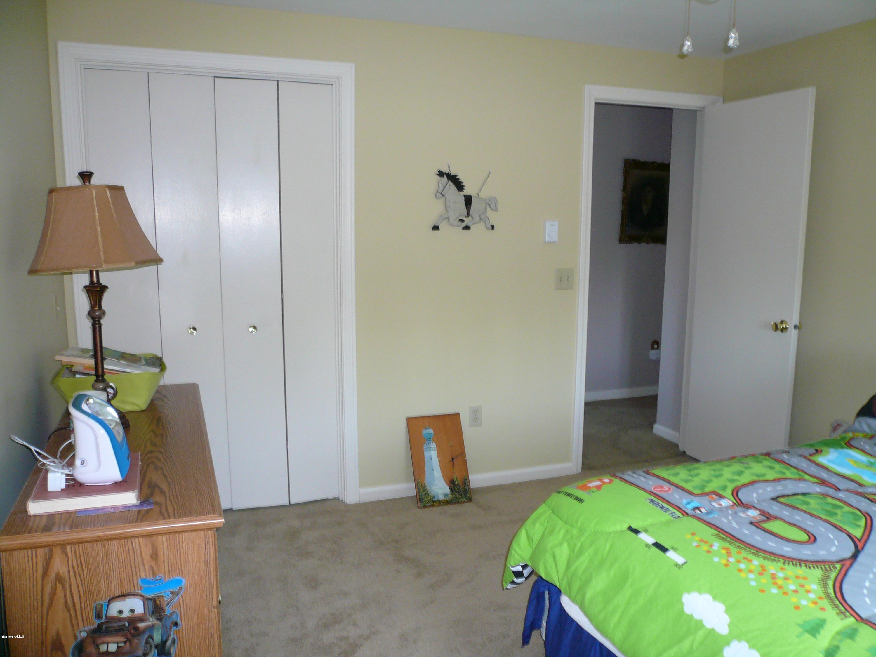 155 Valentine Road Pittsfield, MA 01201 - Photo 34 of 50 bedrm 3
