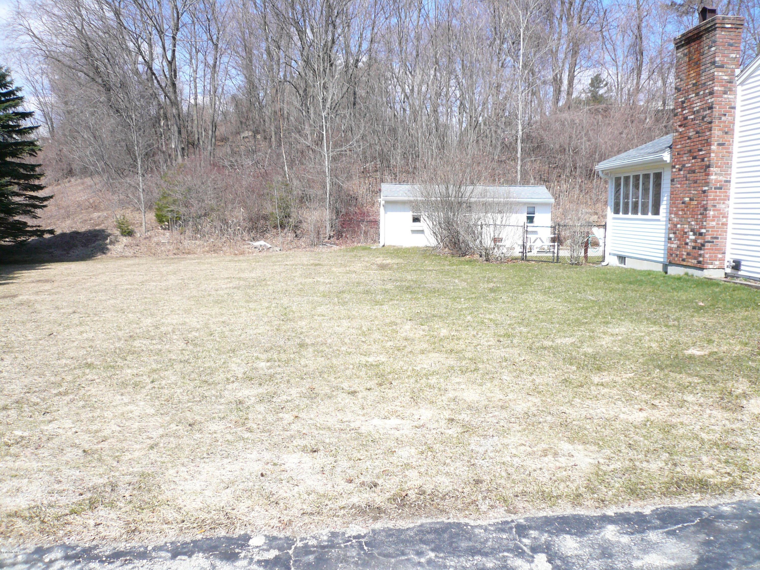 155 Valentine Road Pittsfield, MA 01201 - Photo 6 of 50 P1030597