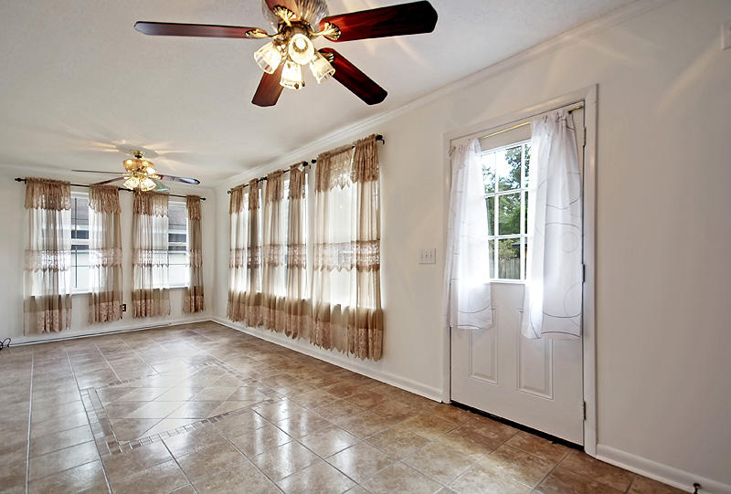107 Rosa Street Summerville, SC 29483 - Photo 28 of 30 IMG_0464_IMG_0467-copy