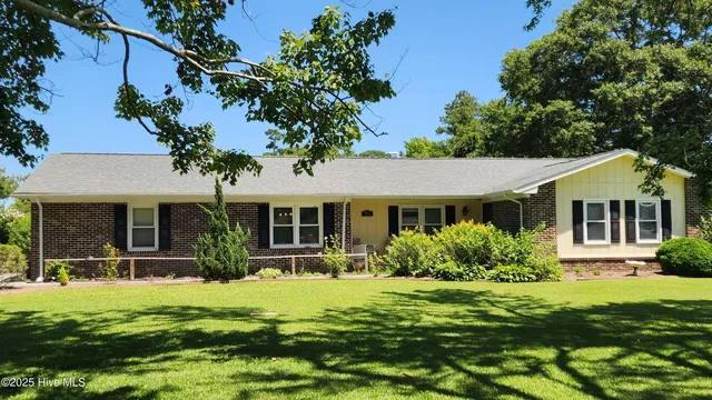 $479,000 | 706 Hedrick Boulevard, Morehead City, NC 28557