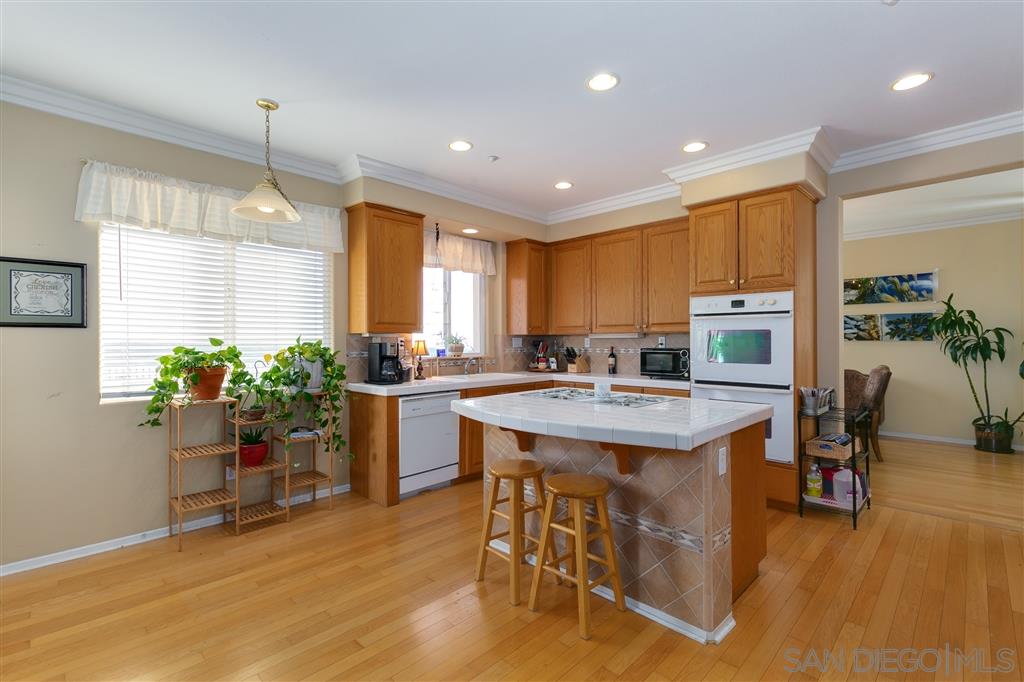 9821 Apple Street Spring Valley, CA 91977 - Photo 6 of 25 Gallery Image 6