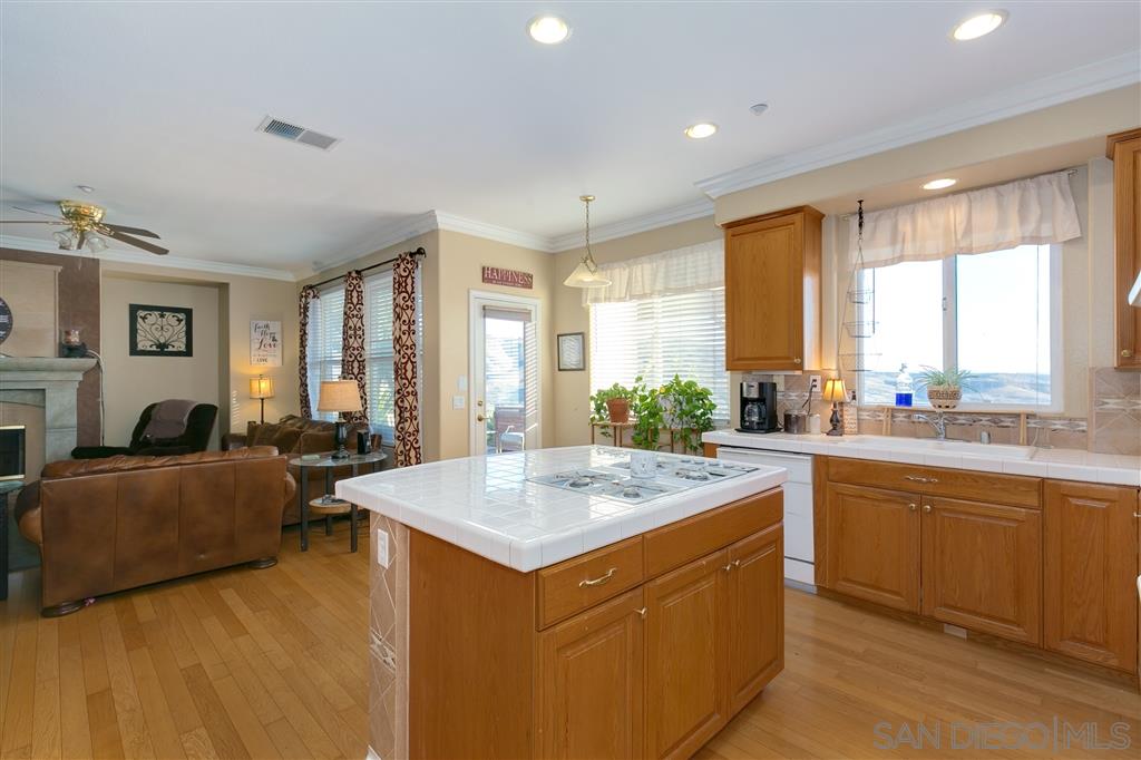 9821 Apple Street Spring Valley, CA 91977 - Photo 9 of 25 Gallery Image 9