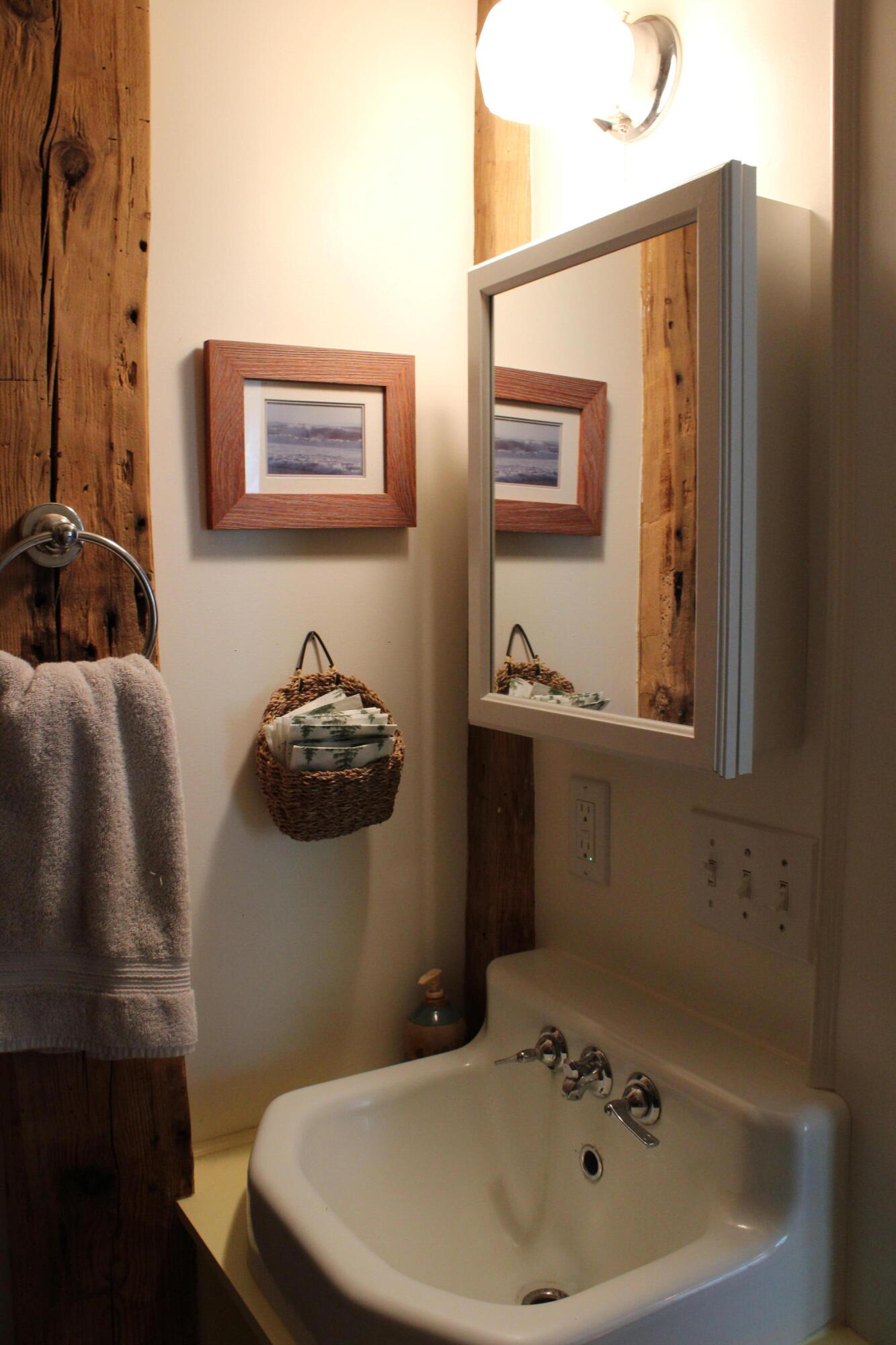 554 Middle Road Woolwich, ME 04579 - Photo 14 of 35 first floor bathroom