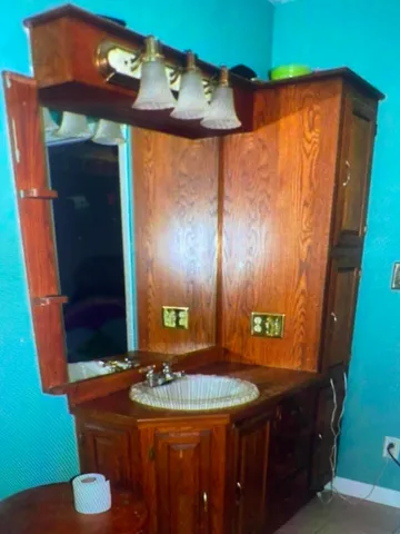 $250,000 | 28750 Steve Road, Dowagiac, MI 49047