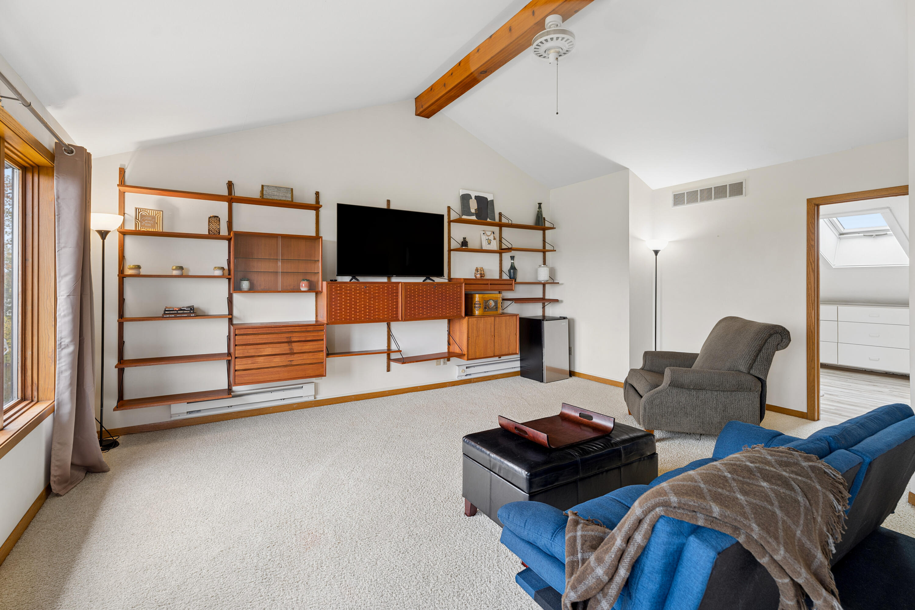 340 Lake Road Menasha, WI 54952 - Photo 29 of 76 Family Room Level 2