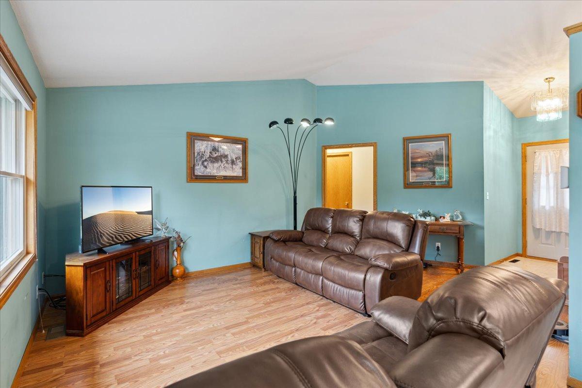 857 Ross Road Hudson, WI 54016 - Photo 5 of 27 Gallery Image 5