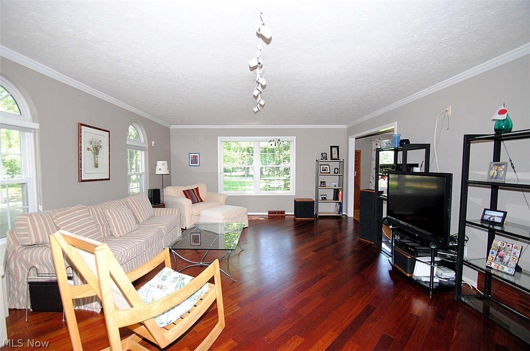 31323 Cedar Road Cleveland, OH 44124 - Photo 5 of 32 Gallery Image 5