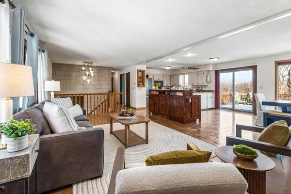 $495,000 | 3301 Edgemere Avenue, St. Anthony, MN 55418