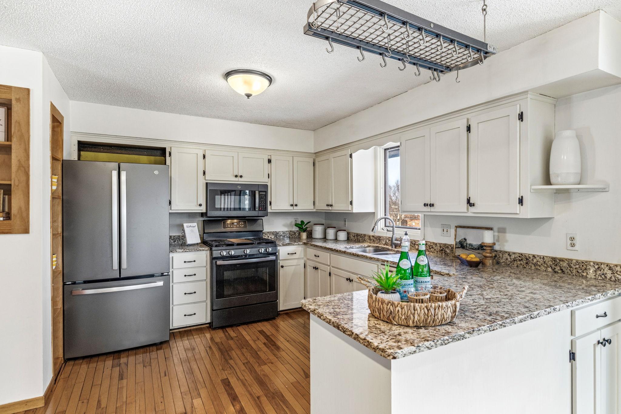 3301 Edgemere Avenue St. Anthony, MN 55418 - Photo 12 of 33