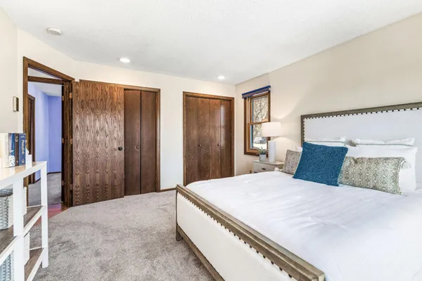 $495,000 | 3301 Edgemere Avenue, St. Anthony, MN 55418