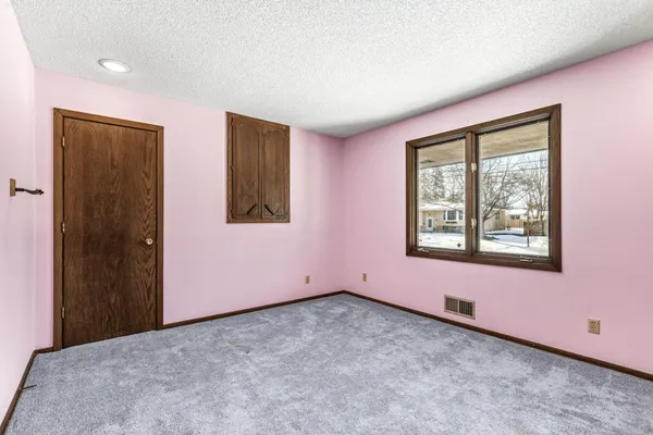 $495,000 | 3301 Edgemere Avenue, St. Anthony, MN 55418