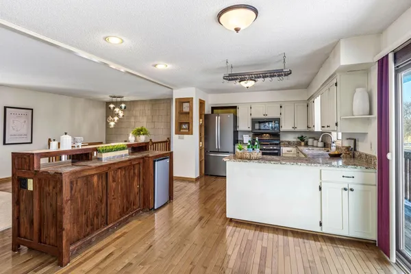 $495,000 | 3301 Edgemere Avenue, St. Anthony, MN 55418