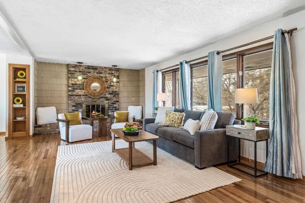$495,000 | 3301 Edgemere Avenue, St. Anthony, MN 55418