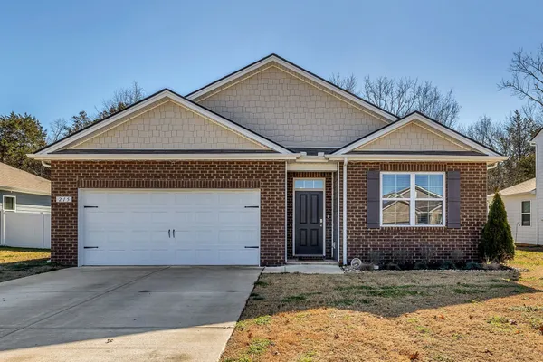 $2,200 | 215 Addison Avenue, Chapel Hill, TN 37034