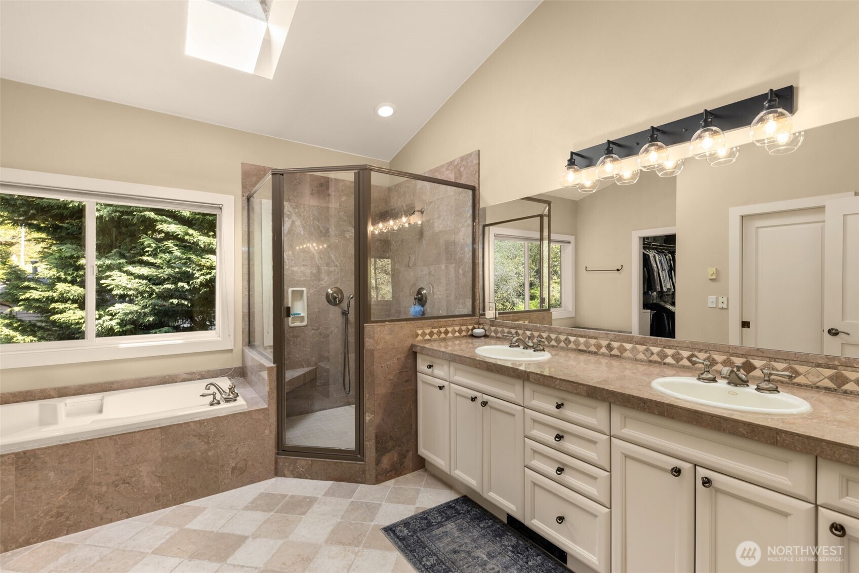 7922 East Mercer Way Mercer Island, WA 98040 - Photo 17 of 40
