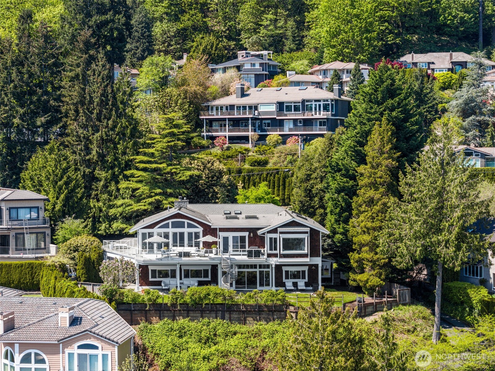 7922 East Mercer Way Mercer Island, WA 98040 - Photo 38 of 40