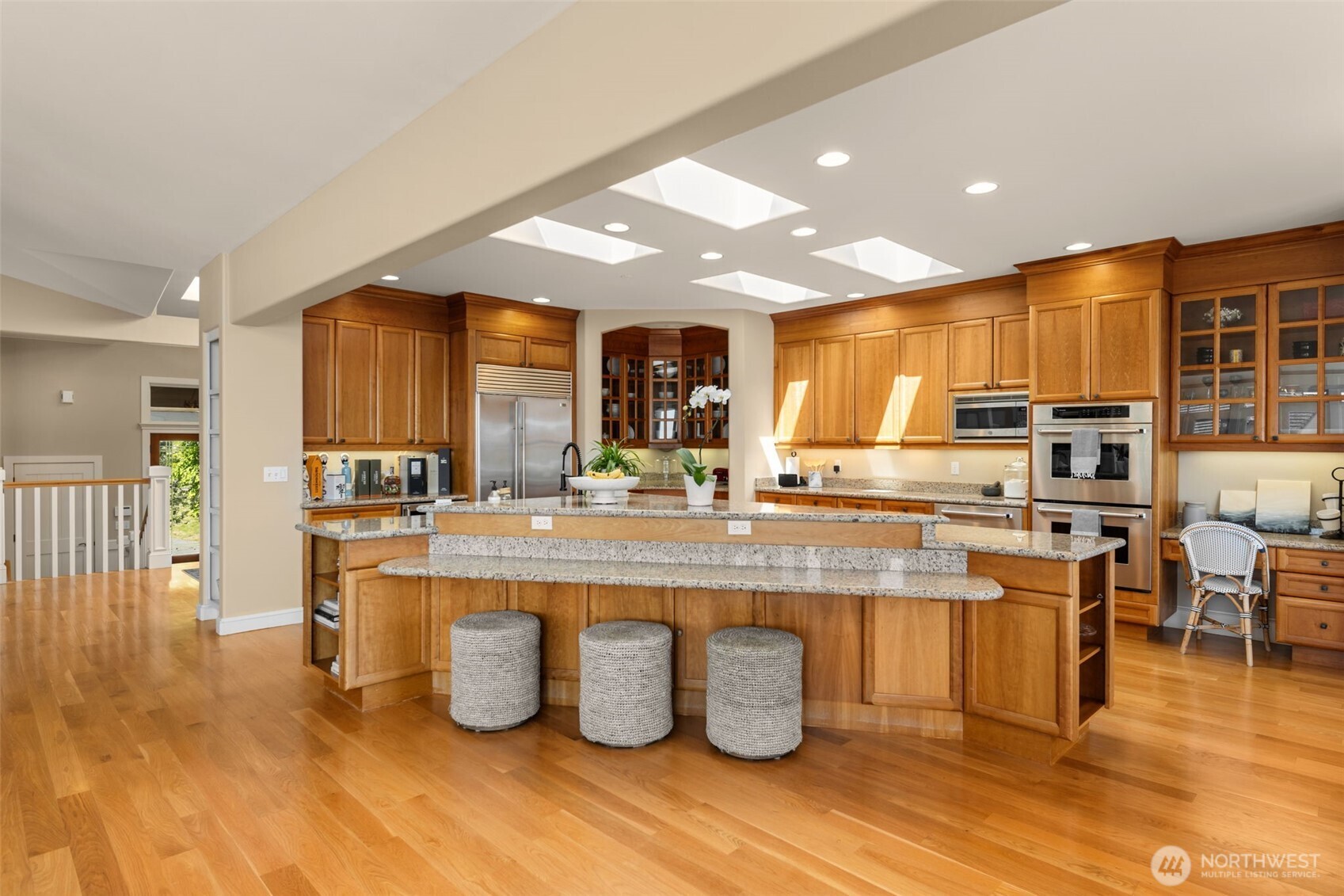 7922 East Mercer Way Mercer Island, WA 98040 - Photo 10 of 40