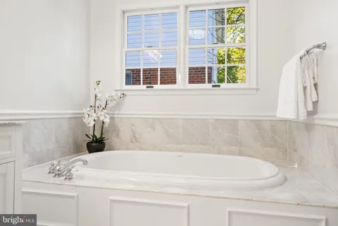 a view of a yard in front of house