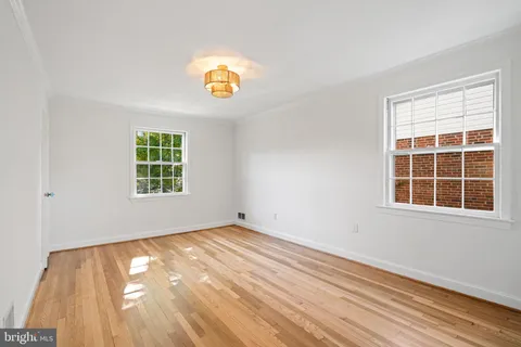 $1,295,000 | 5621 Huntington Parkway, Bethesda, MD 20814