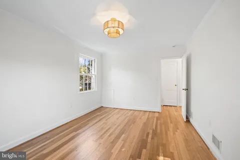 $1,295,000 | 5621 Huntington Parkway, Bethesda, MD 20814