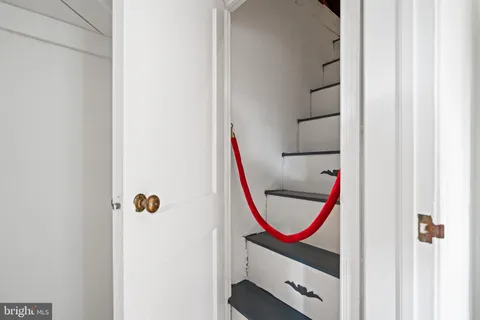 $1,295,000 | 5621 Huntington Parkway, Bethesda, MD 20814