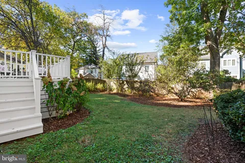 $1,295,000 | 5621 Huntington Parkway, Bethesda, MD 20814