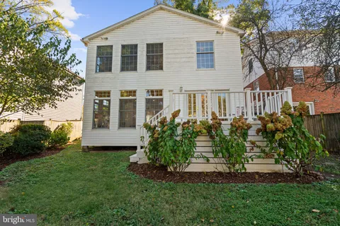 $1,295,000 | 5621 Huntington Parkway, Bethesda, MD 20814