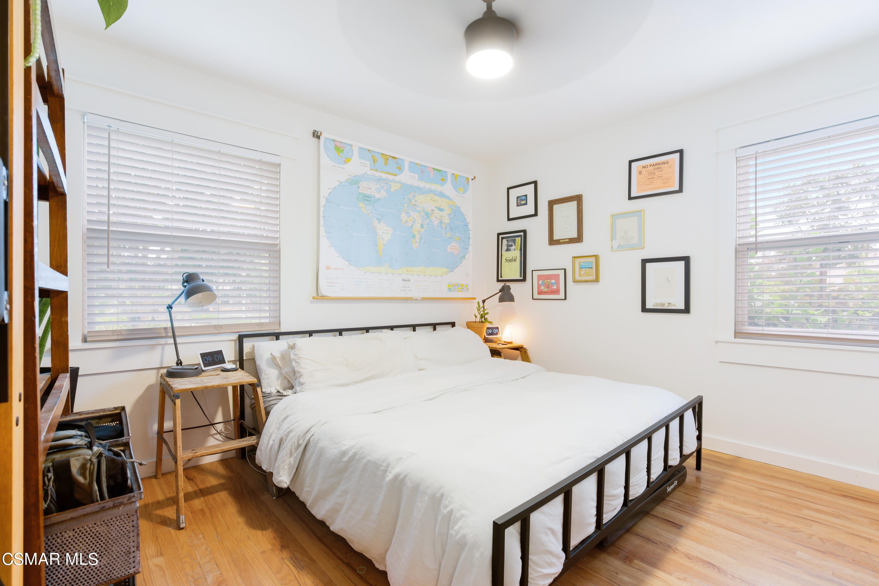 6552 Comanche Avenue Winnetka, CA 91306 - Photo 11 of 20 a bedroom with a bed and a desk