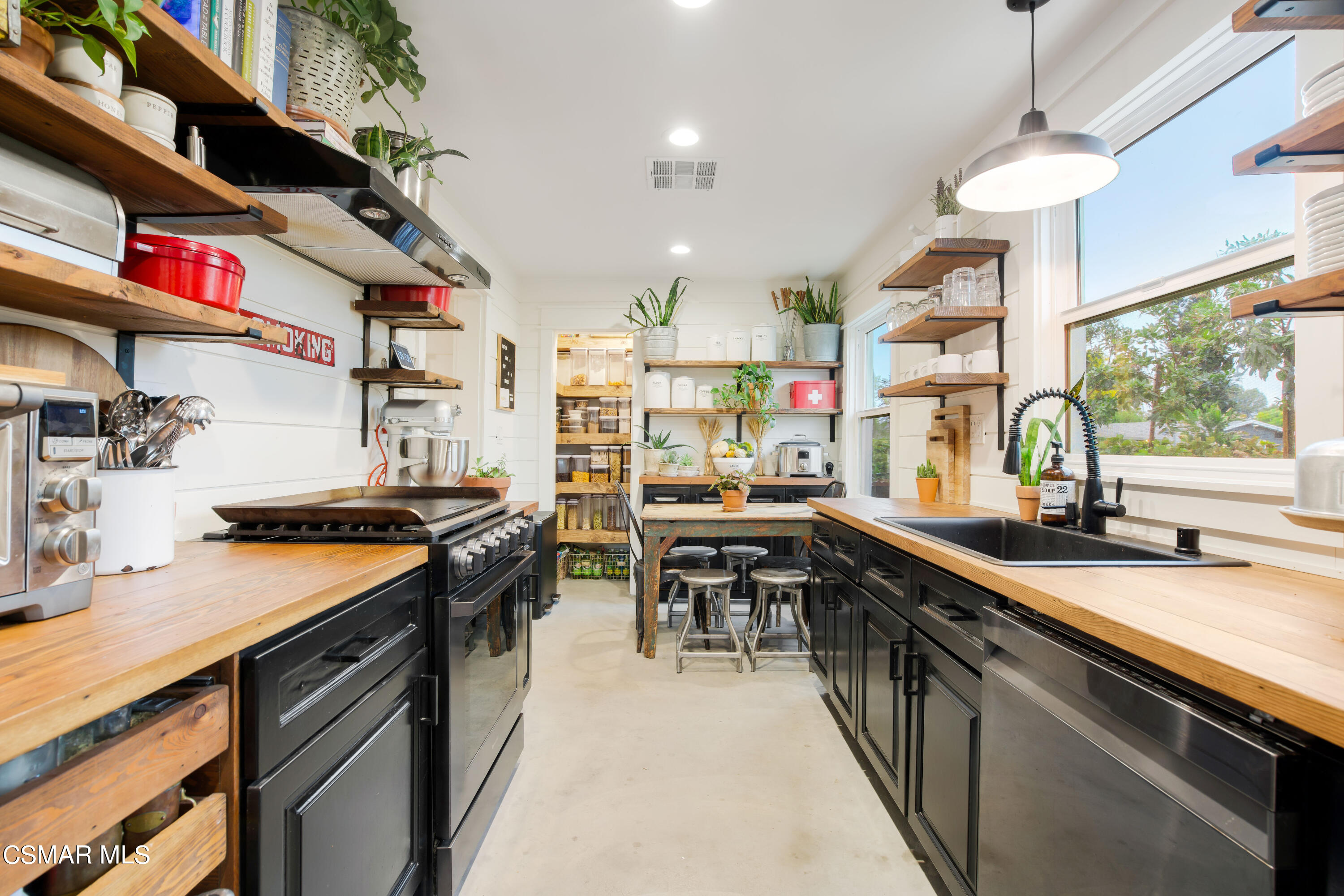 6552 Comanche Avenue Winnetka, CA 91306 - Photo 9 of 20 a kitchen with lots of counter top space