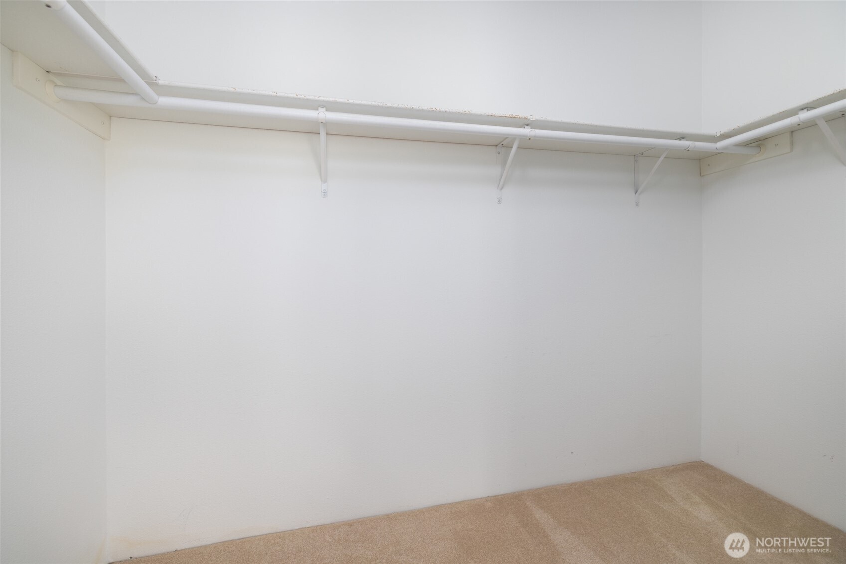 2610 East Section Street, Unit 112 Mount Vernon, WA 98274 - Photo 17 of 34 a view of an empty walk in closet