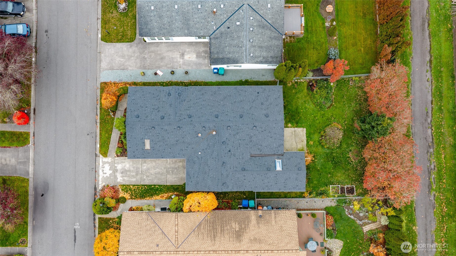 2610 East Section Street, Unit 112 Mount Vernon, WA 98274 - Photo 30 of 34 an aerial view of residential houses with yard