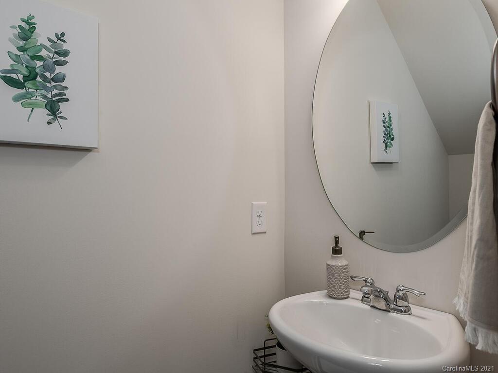 6252 Rockefeller Lane Charlotte, NC 28210 - Photo 4 of 22 Gallery Image 4