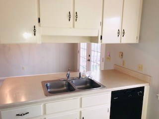 118 Woodleigh Road Dothan, AL 36305 - Photo 5 of 10 Kitchen