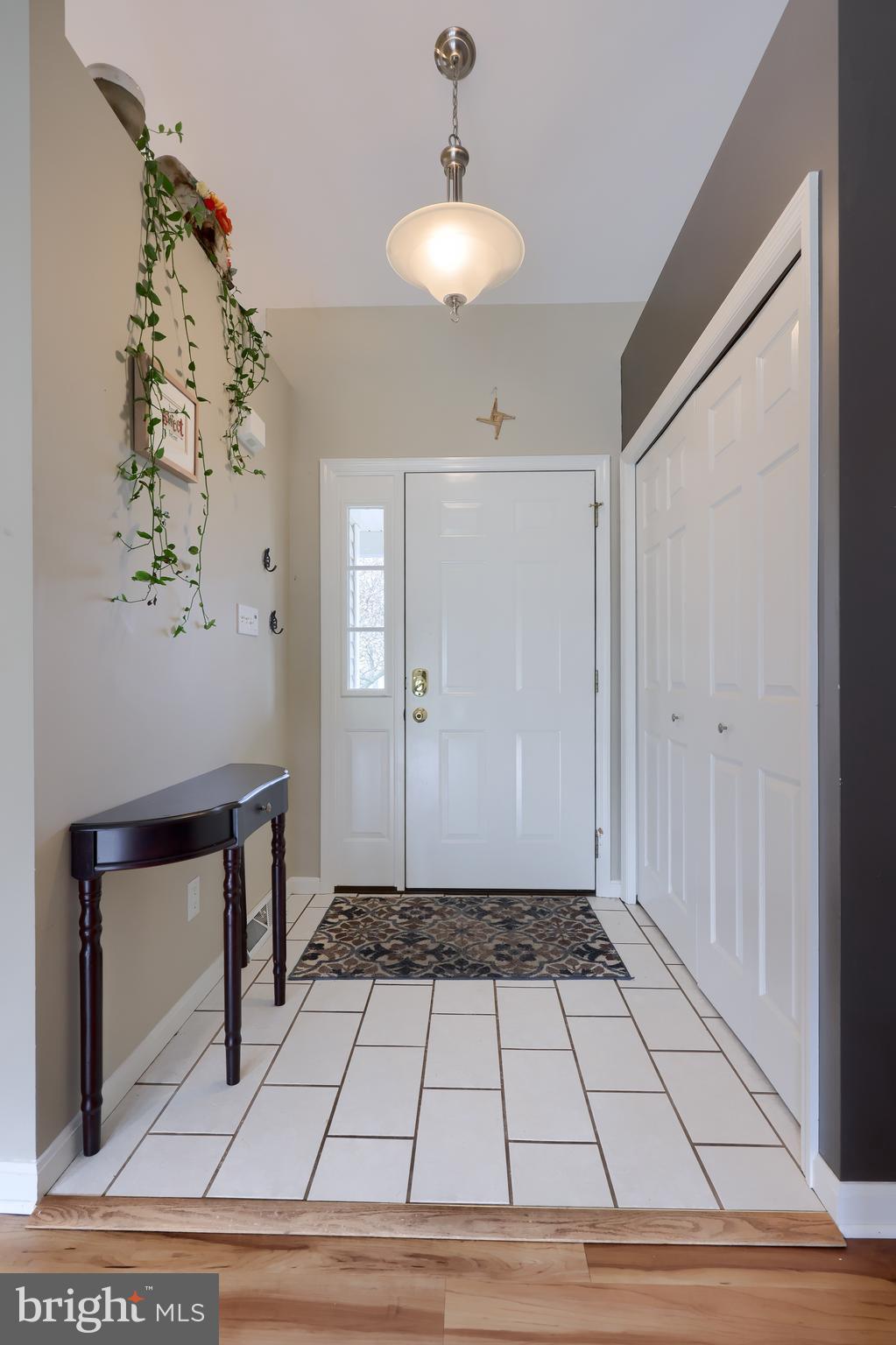 620 Wallingford Road Lititz, PA 17543 - Photo 4 of 30 Foyer