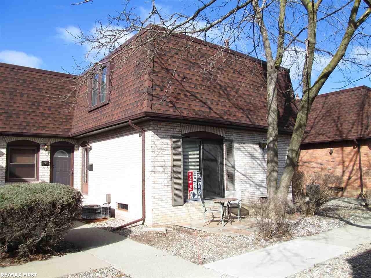 5075 Crooks Road Royal Oak, MI 48073 - Photo 1 of 14 31312759.JPG