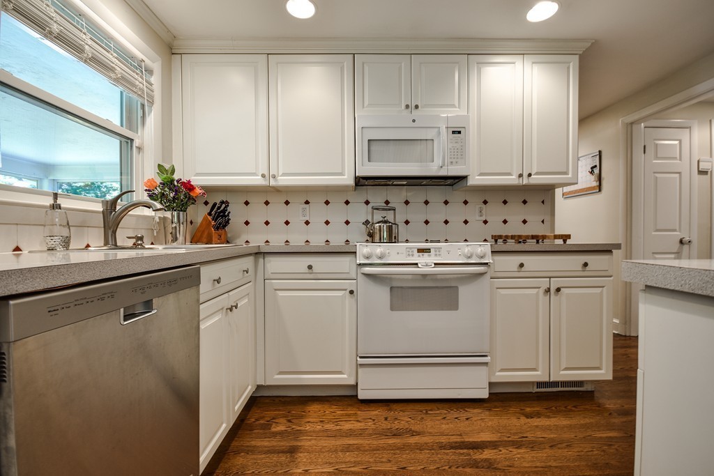 29 Brookline Street Needham, MA 02492 - Photo 8 of 21 Gallery Image 8