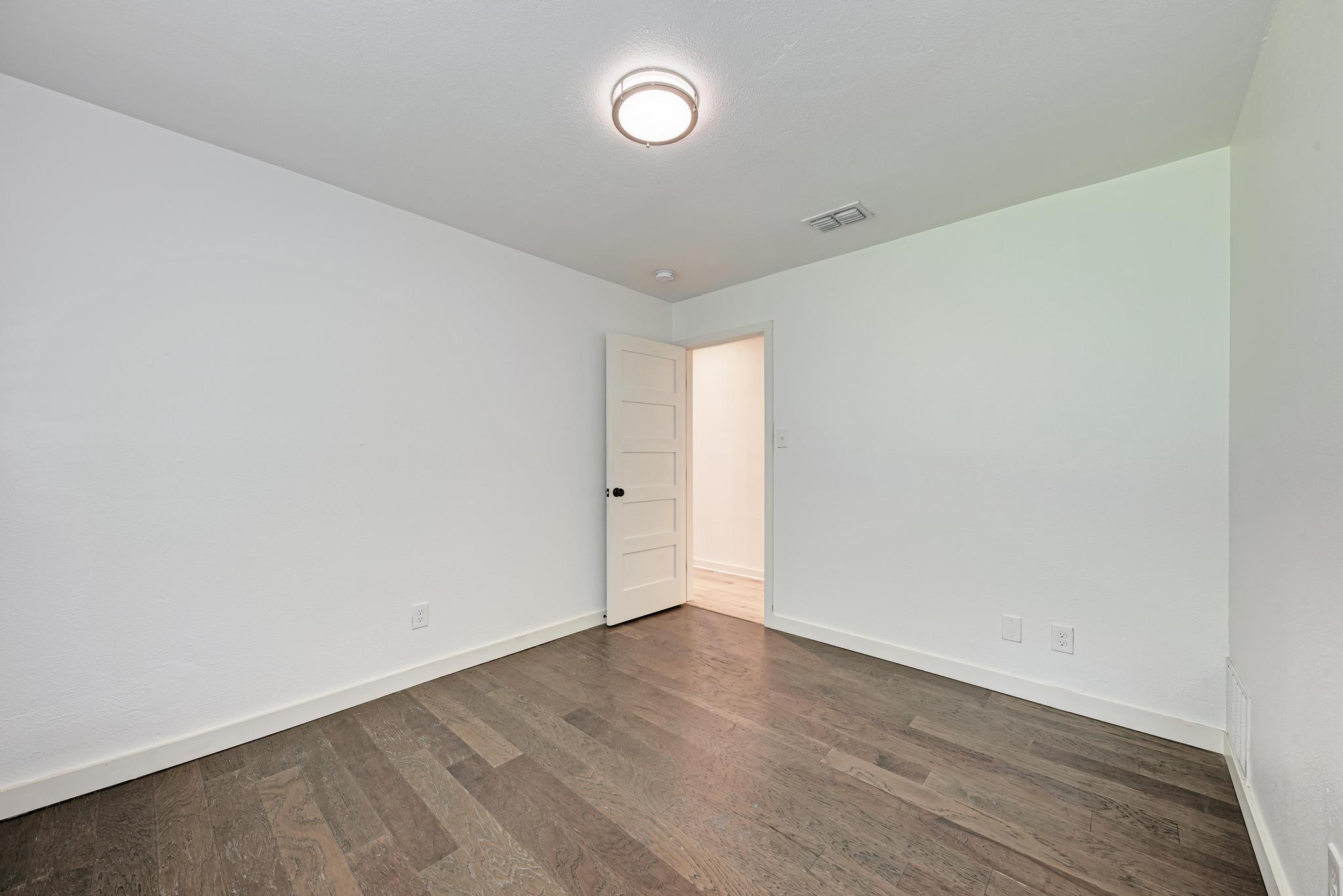 6700 Kings Point Austin, TX 78723 - Photo 31 of 40