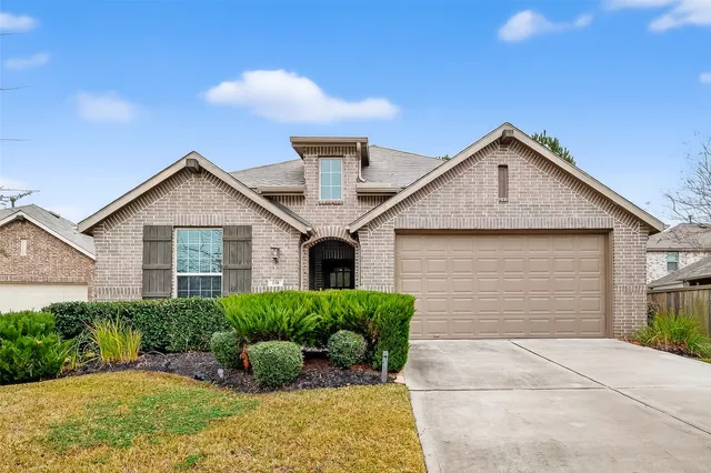 $2,850 | 210 Emory Birch, Montgomery, TX 77316