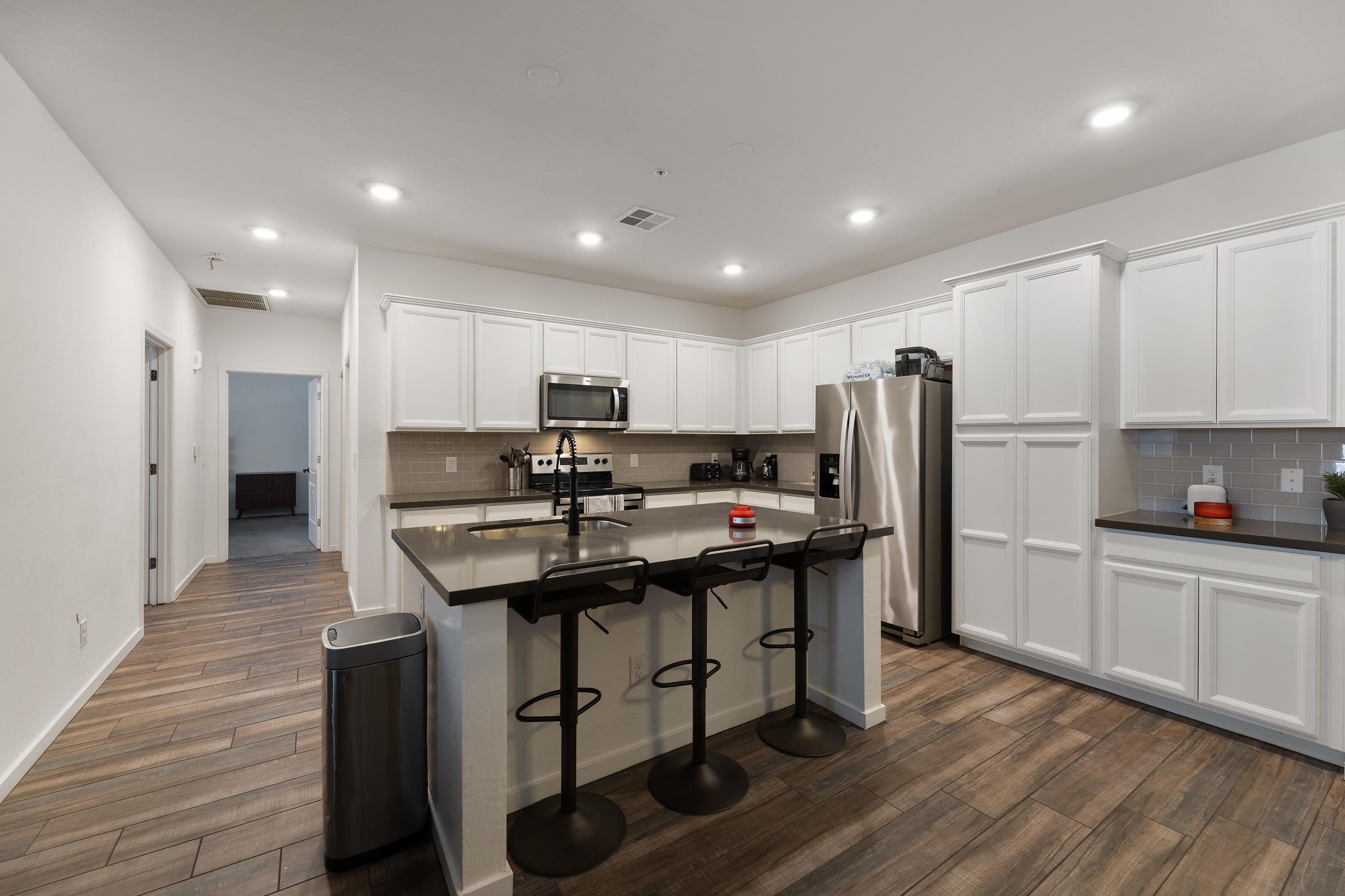 3900 East Baseline Road, Unit 111 Phoenix, AZ 85042 - Photo 12 of 31 Kitchen