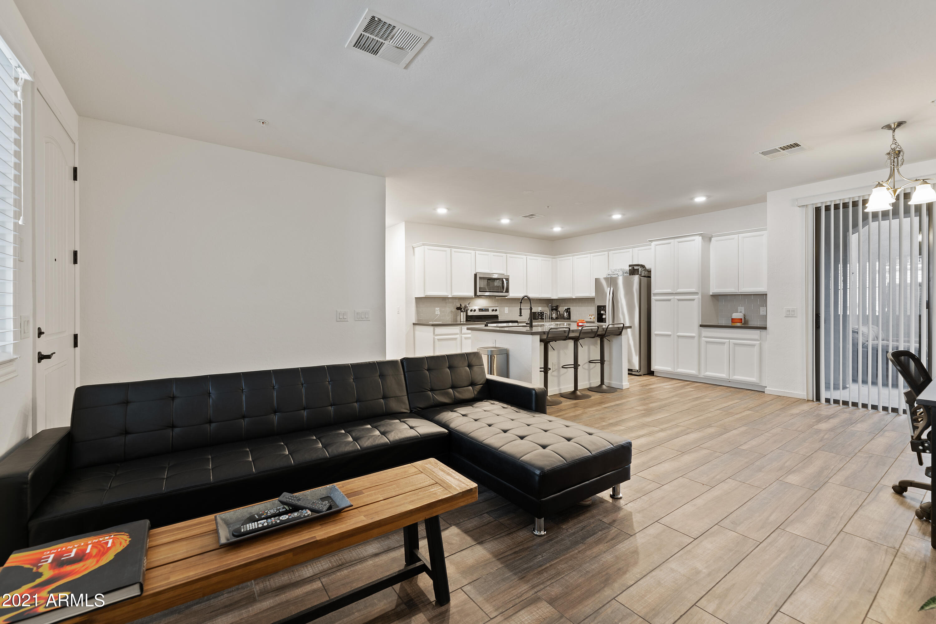 3900 East Baseline Road, Unit 111 Phoenix, AZ 85042 - Photo 5 of 31 Family room