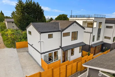 $675,000 | 5923 32nd Avenue Southwest, Seattle, WA 98126